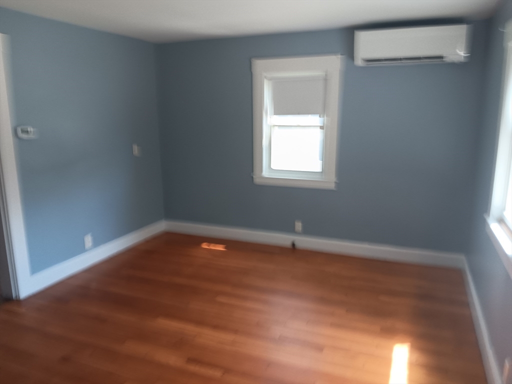 2 bed, 1 bath apartment for rent at 6 Taylor Ct, Worcester — photo 7 of 8