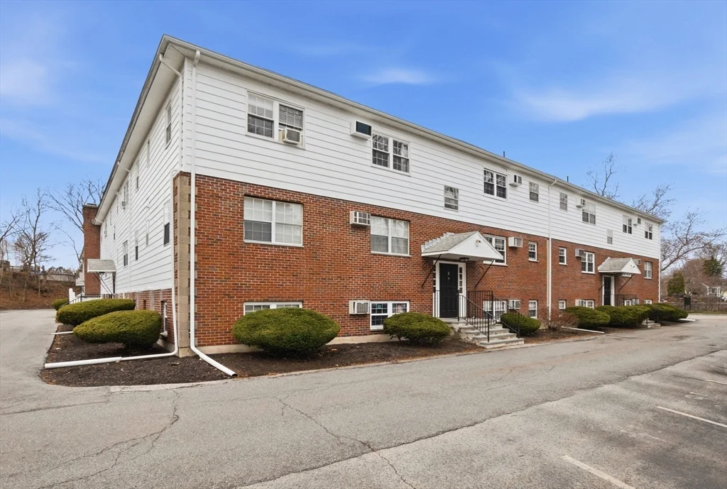 1 bed, 1 bath apartment for rent at 6 Venice St Unit B6, Danvers — photo 3 of 19