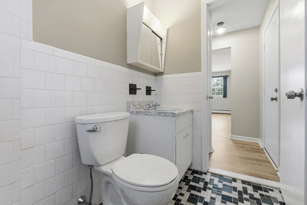 1 bed, 1 bath apartment for rent at 6 Venice St Unit B6, Danvers — photo 18 of 19