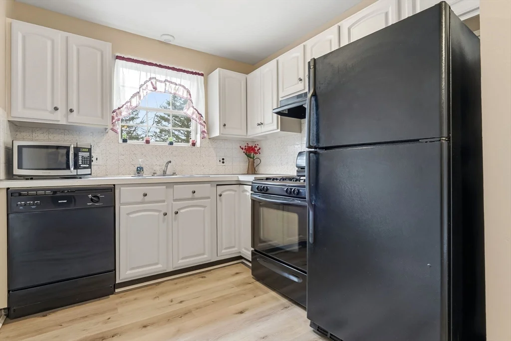 1 bed, 1 bath apartment for rent at 6 Venice St Unit B6, Danvers — photo 12 of 19