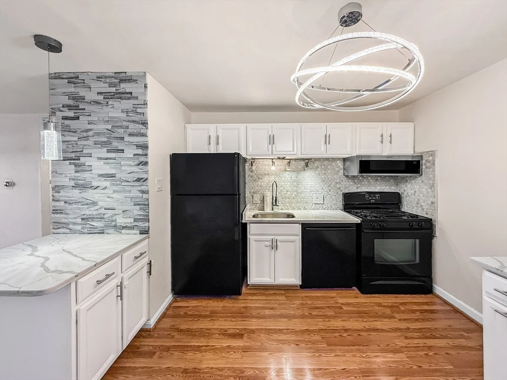 2 bed, 1 bath apartment for rent at 6 Venice Unit B3, Danvers — photo 2 of 31