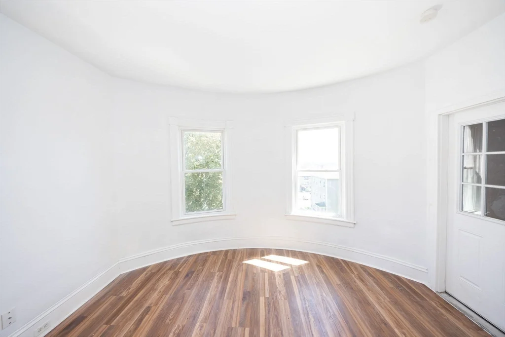 2 bed, 1 bath apartment for rent at 6 Vernon Street Pl Unit 3, Worcester — photo 2 of 31