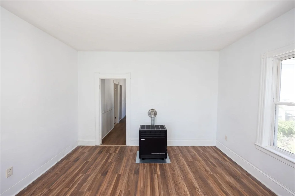2 bed, 1 bath apartment for rent at 6 Vernon Street Pl Unit 3, Worcester — photo 4 of 31
