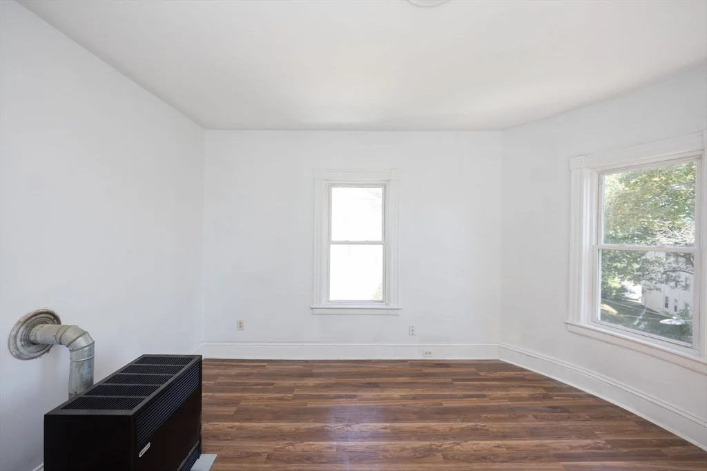 2 bed, 1 bath apartment for rent at 6 Vernon Street Pl Unit 3, Worcester — photo 6 of 31