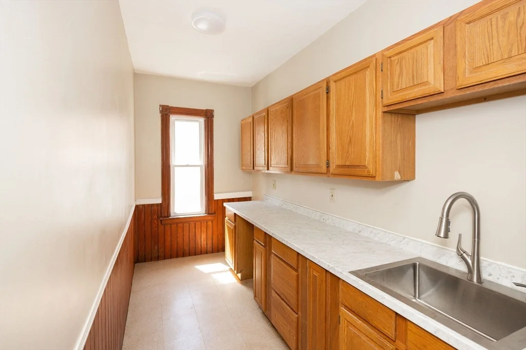 2 bed, 1 bath apartment for rent at 6 Vernon Street Pl Unit 3, Worcester — photo 13 of 31