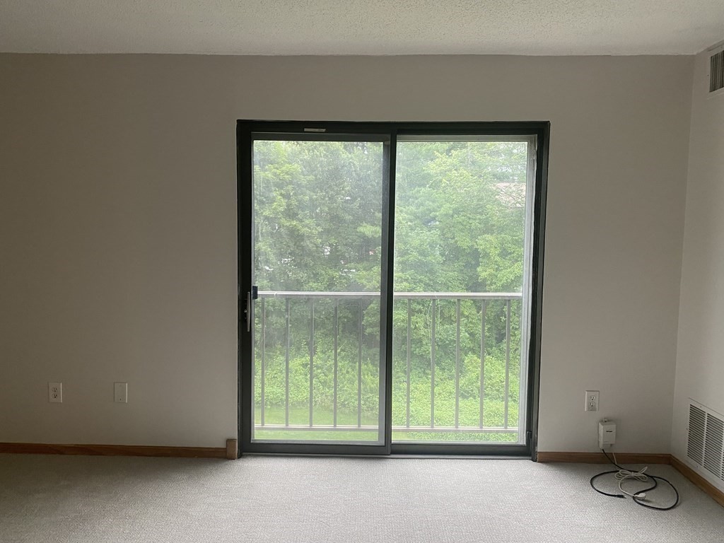 1 bed, 1 bath apartment for rent at 6 Village Way Unit 24, Natick — photo 3 of 12