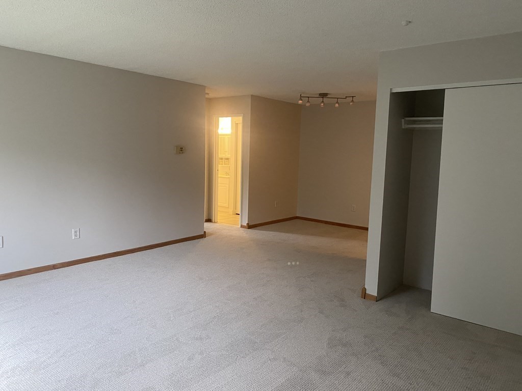 1 bed, 1 bath apartment for rent at 6 Village Way Unit 24, Natick — photo 5 of 12