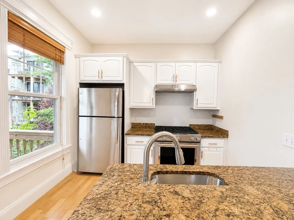 1 bed, 1 bath apartment for rent at 6 Vinton Unit 2, South Boston