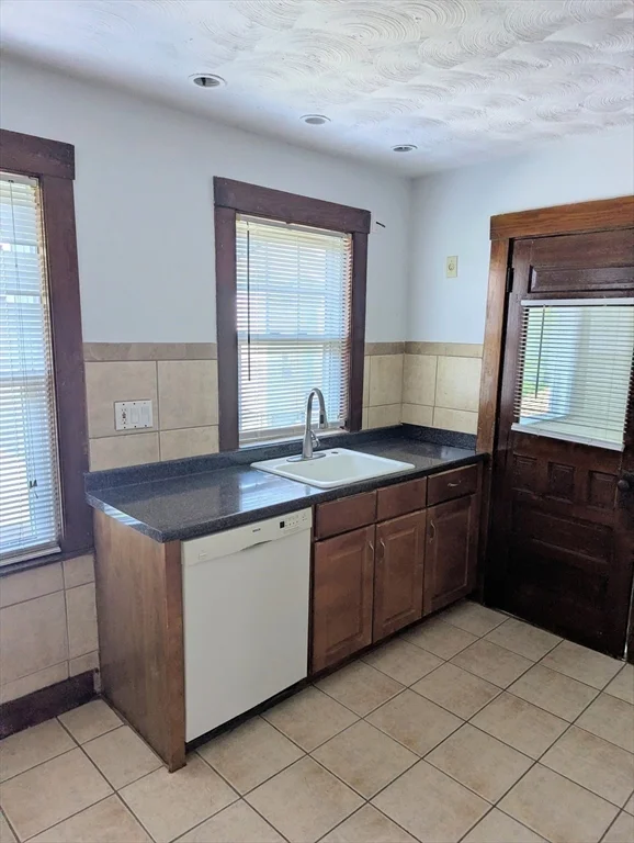 2 bed, 1 bath apartment for rent at 6 Violante St Unit 2, Mattapan — photo 8 of 21