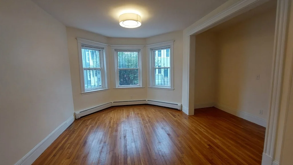 4 bed, 1 bath apartment for rent at 6 Wabeno St Unit 1, Roxbury — photo 2 of 12