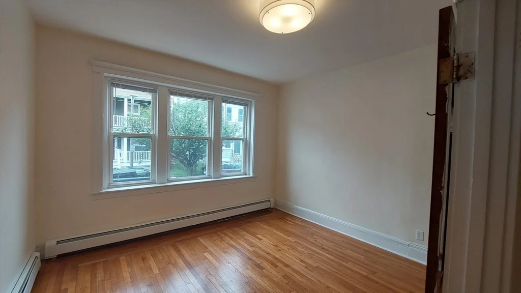 4 bed, 1 bath apartment for rent at 6 Wabeno St Unit 1, Roxbury — photo 11 of 12