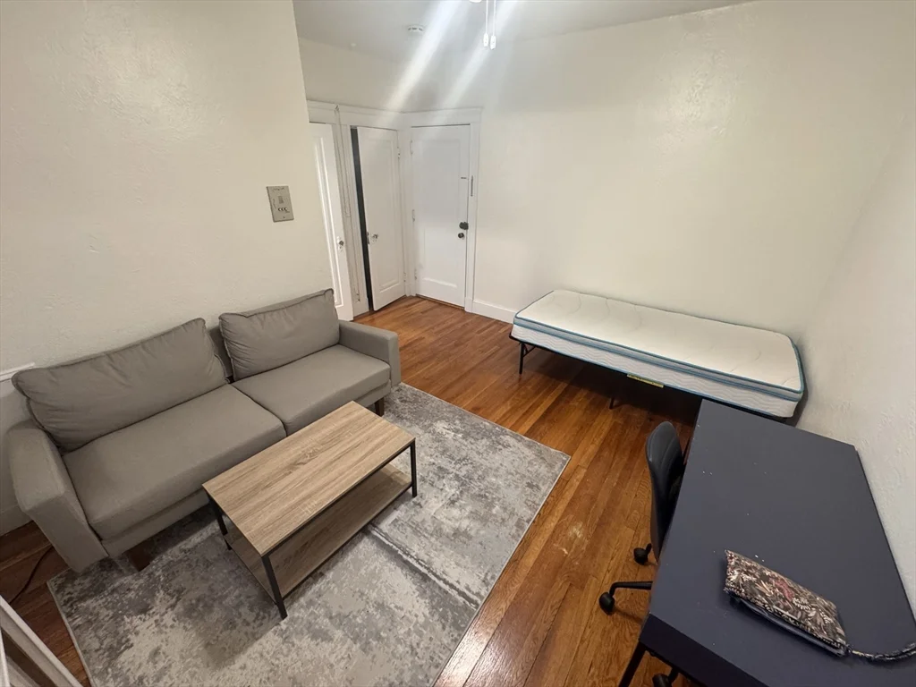 Studio bed, 1 bath apartment for rent at 6 Washington Ave Unit 11, Neighborhood Nine — photo 7 of 19