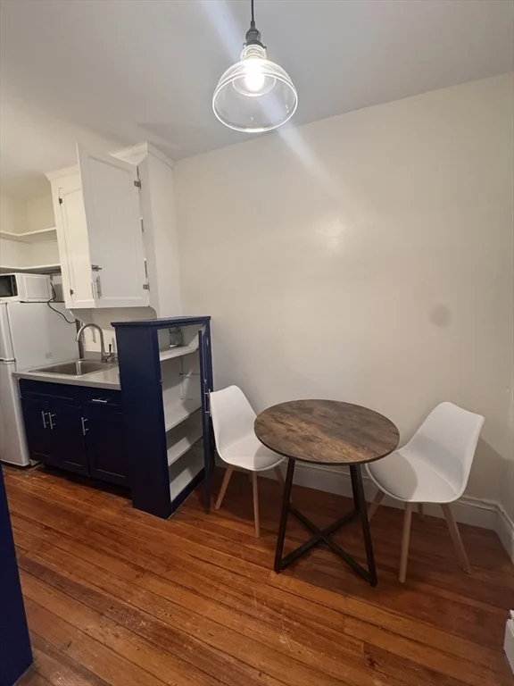 Studio bed, 1 bath apartment for rent at 6 Washington Ave Unit 11, Neighborhood Nine — photo 1 of 19