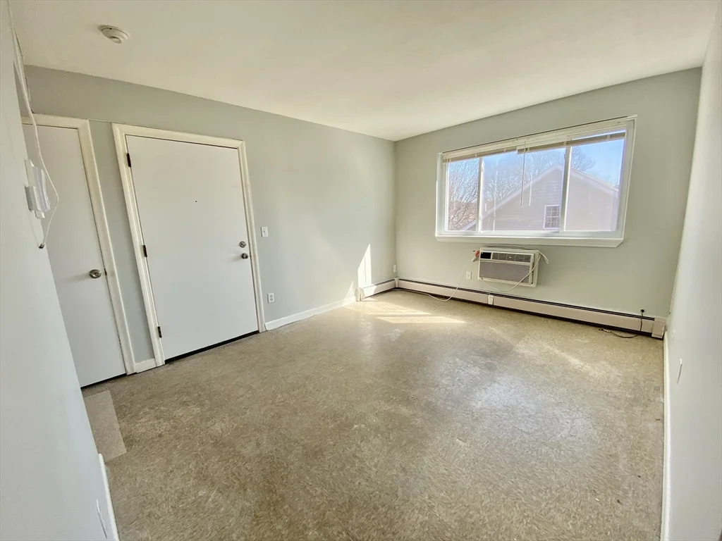 2 bed, 1 bath apartment for rent at 6 Waterloo St Unit 8, Hyde Park — photo 7 of 19