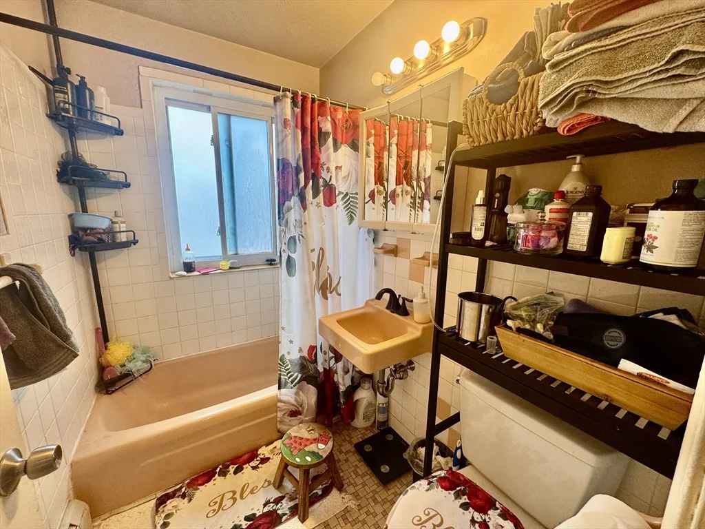 2 bed, 1 bath apartment for rent at 6 Waterloo St Unit 8, Hyde Park — photo 15 of 19