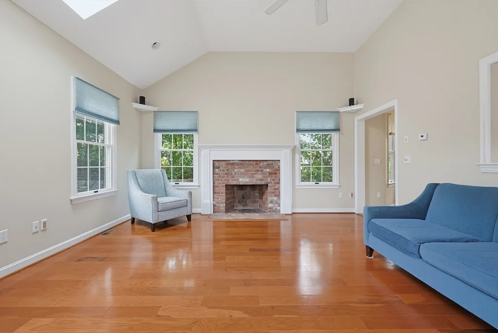 4 bed, 3 bath apartment for rent at 6 Waterville St, Shrewsbury — photo 15 of 33