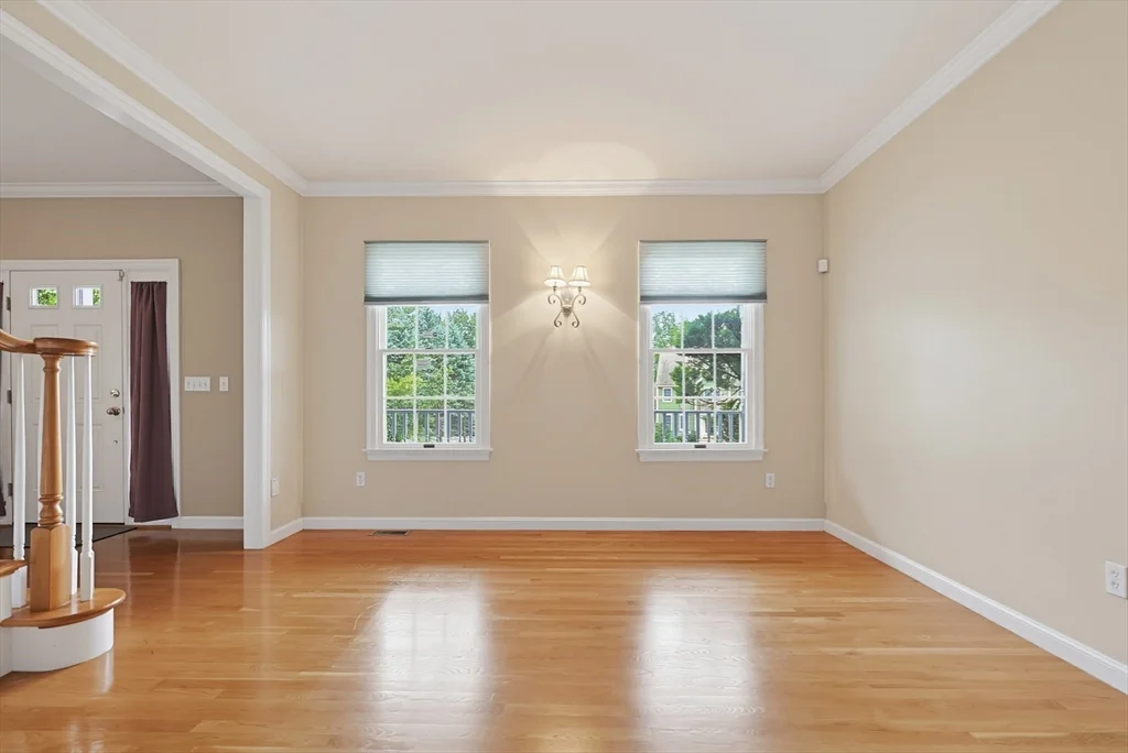 4 bed, 3 bath apartment for rent at 6 Waterville St, Shrewsbury — photo 5 of 33