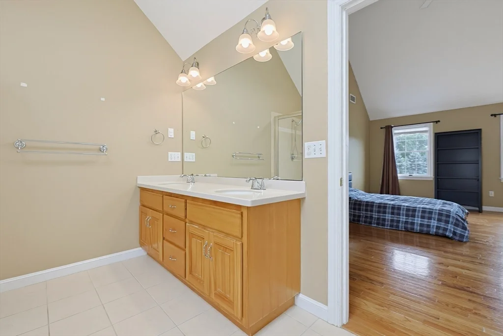 4 bed, 3 bath apartment for rent at 6 Waterville St, Shrewsbury — photo 22 of 33