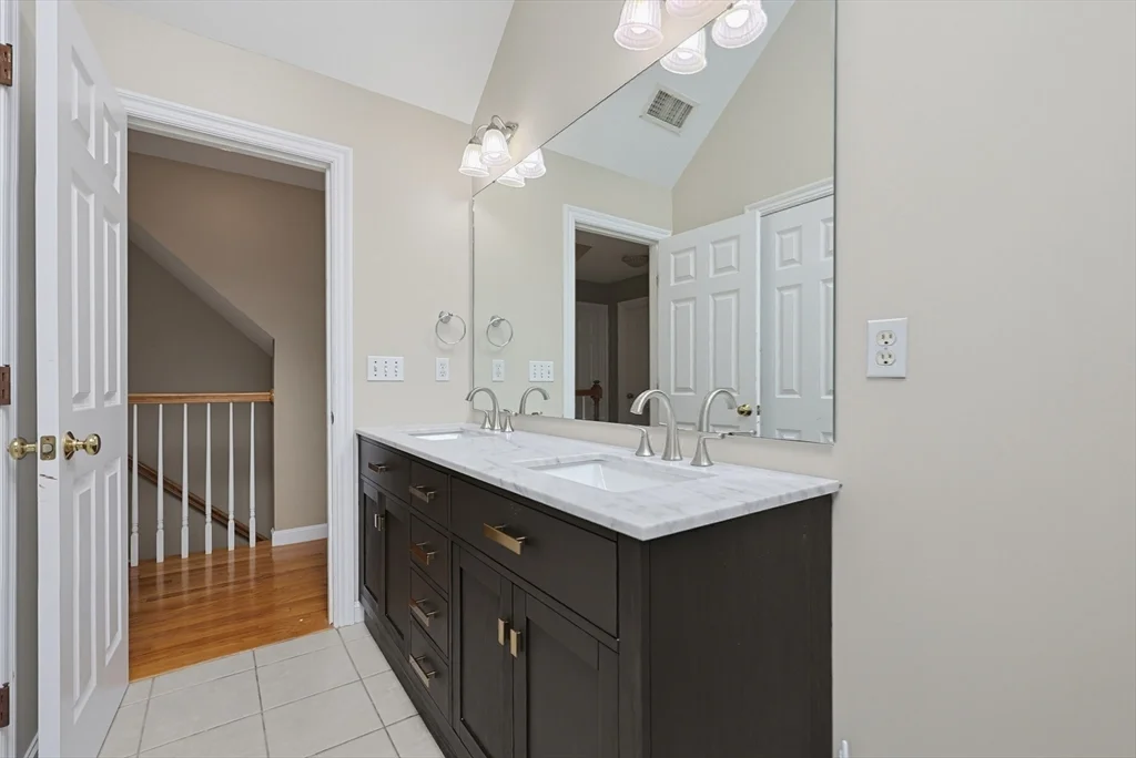 4 bed, 3 bath apartment for rent at 6 Waterville St, Shrewsbury — photo 28 of 33