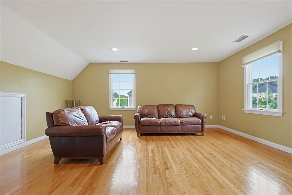 4 bed, 3 bath apartment for rent at 6 Waterville St, Shrewsbury — photo 19 of 33