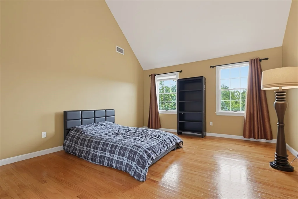 4 bed, 3 bath apartment for rent at 6 Waterville St, Shrewsbury — photo 20 of 33