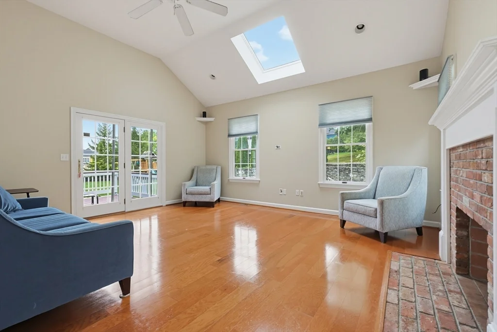 4 bed, 3 bath apartment for rent at 6 Waterville St, Shrewsbury — photo 13 of 33