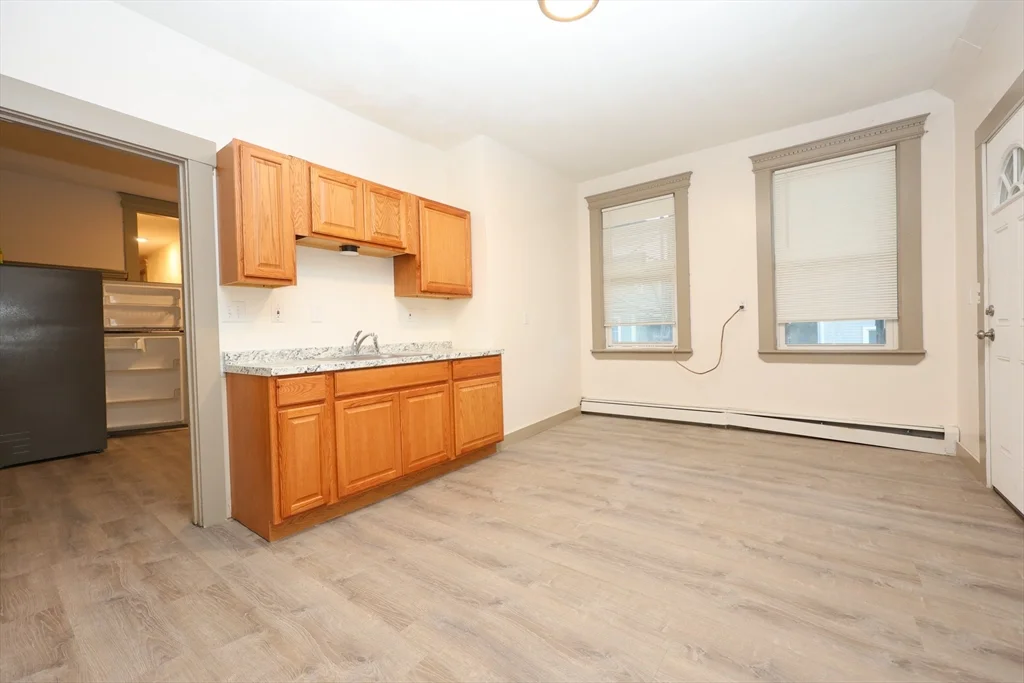 3 bed, 1 bath apartment for rent at 6 Waumbeck Unit 2, Roxbury — photo 17 of 19
