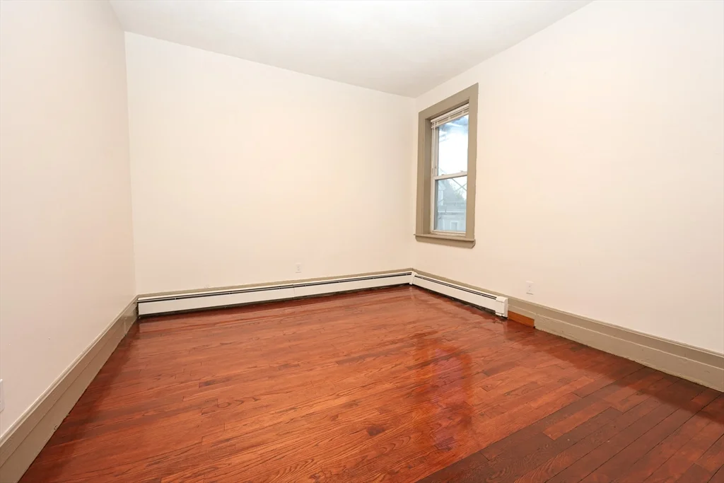3 bed, 1 bath apartment for rent at 6 Waumbeck Unit 2, Roxbury — photo 12 of 19