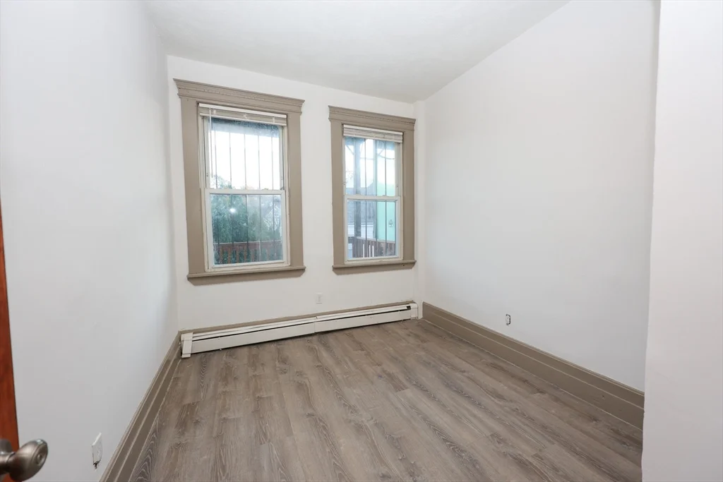 3 bed, 1 bath apartment for rent at 6 Waumbeck Unit 2, Roxbury — photo 5 of 19