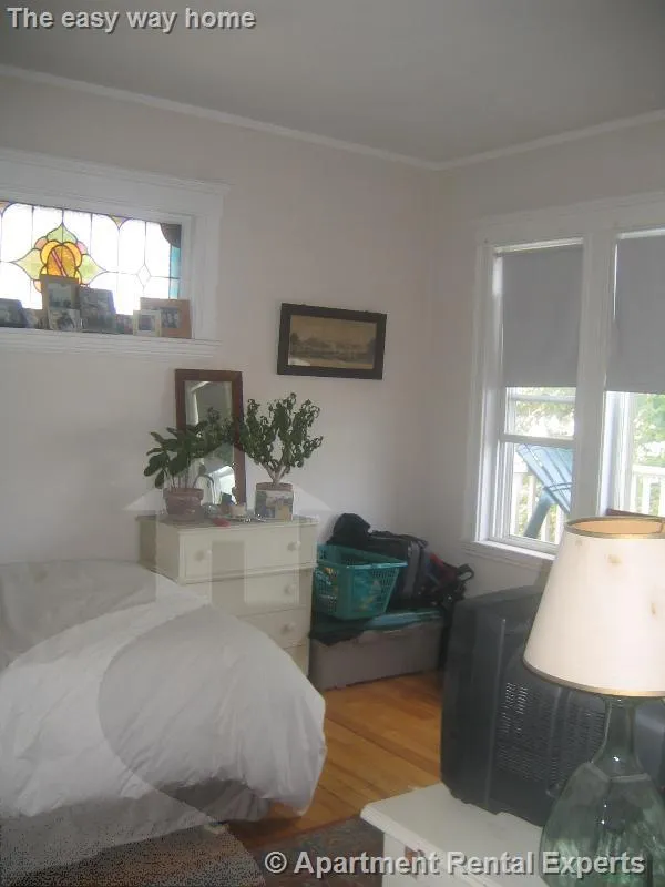 4 bed, 1 bath apartment for rent at 6 Westminster St Unit 2, Teele Square — photo 3 of 6