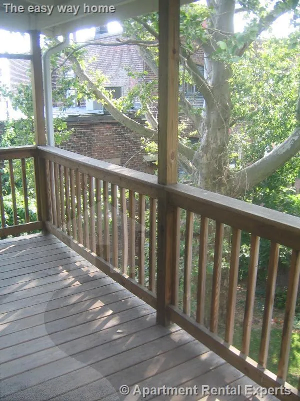 4 bed, 1 bath apartment for rent at 6 Westminster St Unit 2, Teele Square — photo 5 of 6
