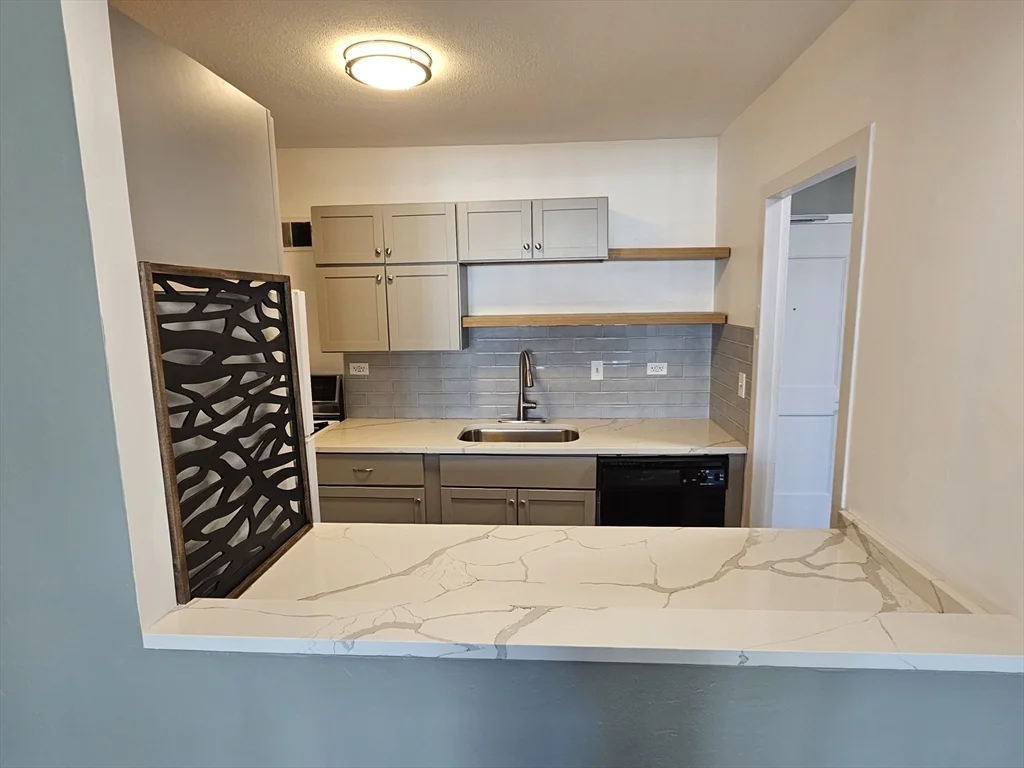 1 bed, 1 bath apartment for rent at 6 Whittier Pl Unit 10J, West End — photo 8 of 37