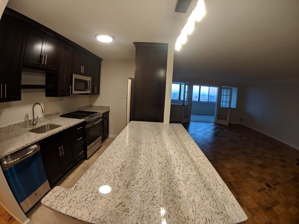 2 bed, 2 bath apartment for rent at 6 Whittier Pl Unit 15D, West End — photo 5 of 13