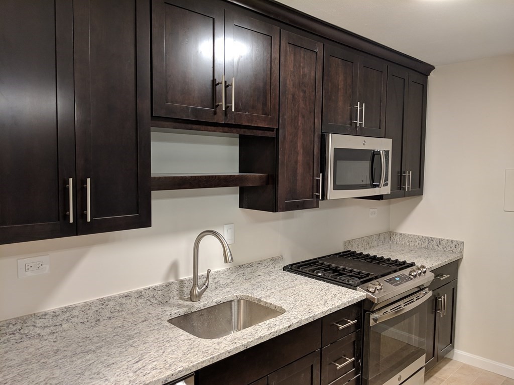 2 bed, 2 bath apartment for rent at 6 Whittier Pl Unit 15D, West End — photo 3 of 13