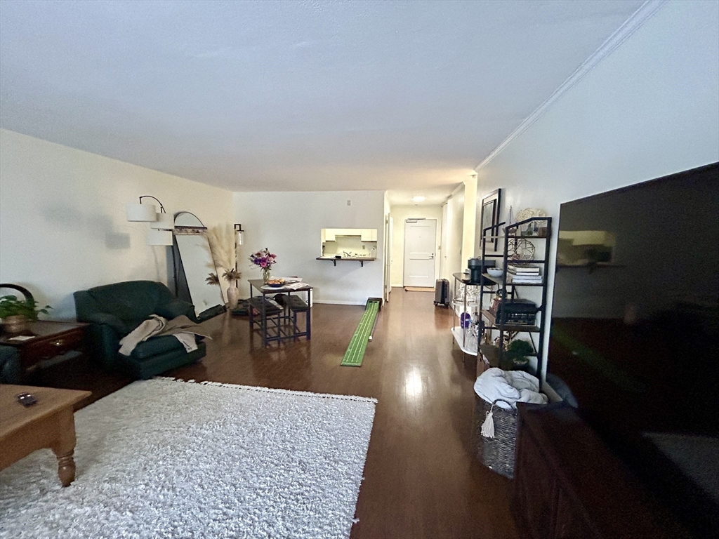 1 bed, 1 bath apartment for rent at 6 Whittier Pl Unit 4J, West End — photo 3 of 15