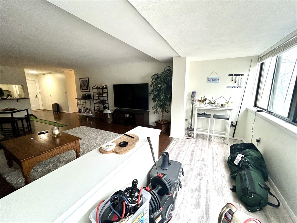 1 bed, 1 bath apartment for rent at 6 Whittier Pl Unit 4J, West End — photo 4 of 15