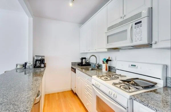 1 bed, 1 bath apartment for rent at 6 Whittier Pl Unit 7F, West End — photo 7 of 17