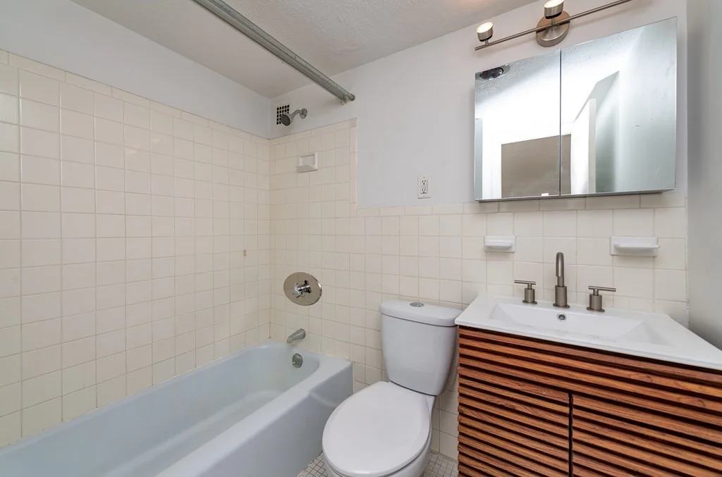 2 bed, 2 bath apartment for rent at 6 Whittier Pl Unit 9D, West End — photo 7 of 15