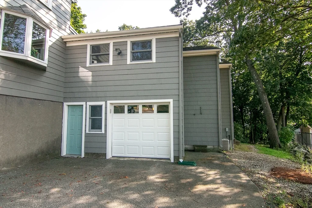 1 bed, 1 bath apartment for rent at 6 Wildwood Ln Unit B, Stoneham