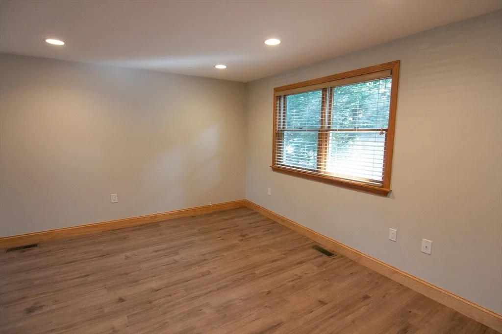 1 bed, 1 bath apartment for rent at 6 Wildwood Ln Unit B, Stoneham — photo 11 of 21