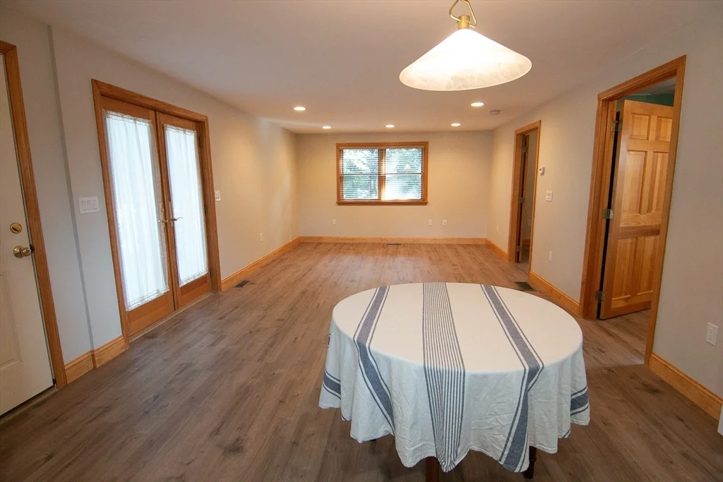 1 bed, 1 bath apartment for rent at 6 Wildwood Ln Unit B, Stoneham — photo 4 of 21