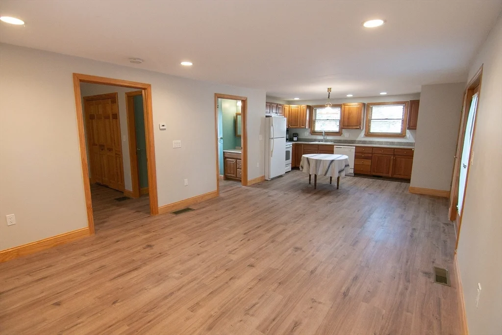 1 bed, 1 bath apartment for rent at 6 Wildwood Ln Unit B, Stoneham — photo 2 of 21