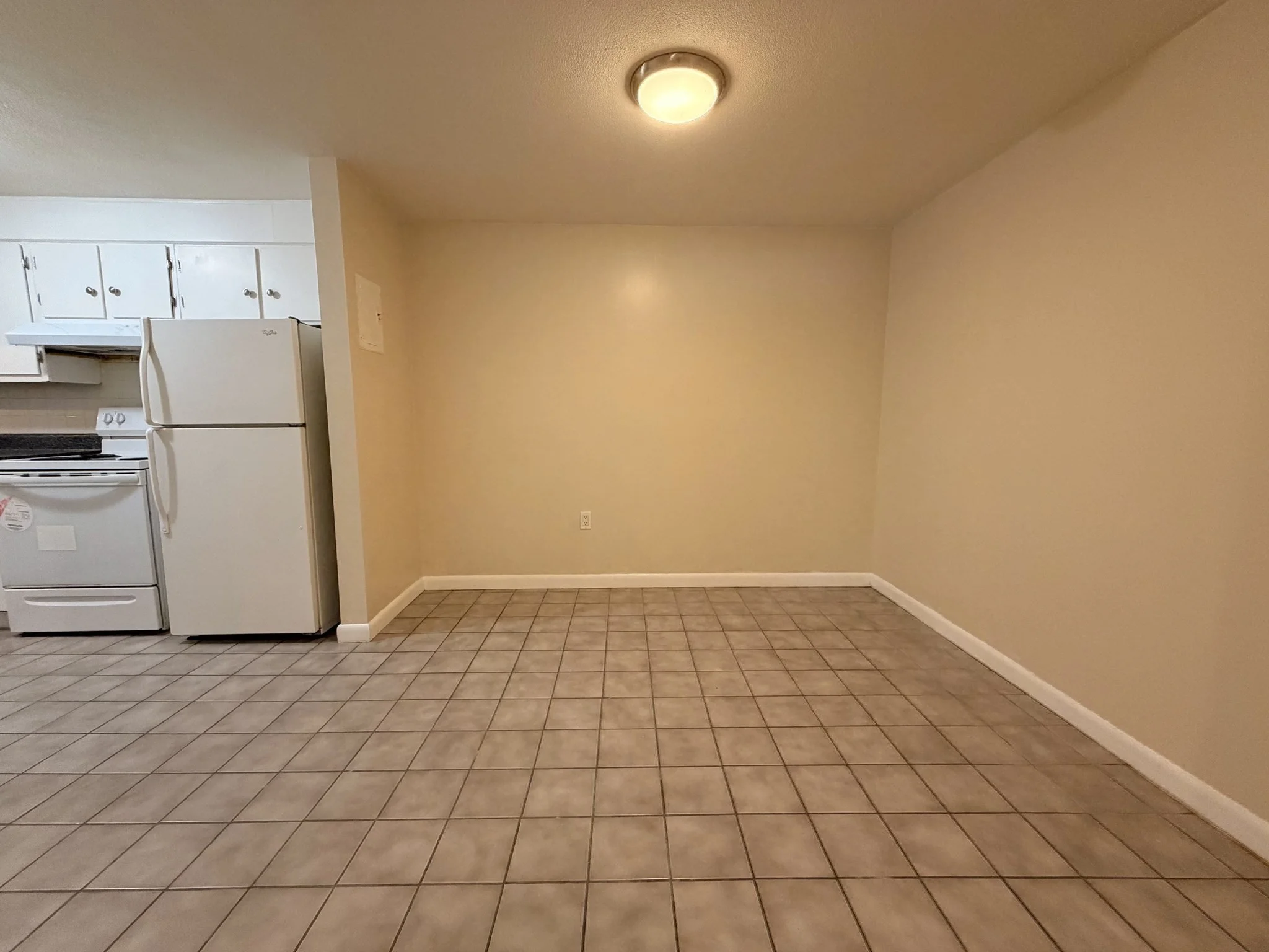 2 bed, 1 bath apartment for rent at 6 Williamsburg Ct Unit 4, Shrewsbury — photo 9 of 28