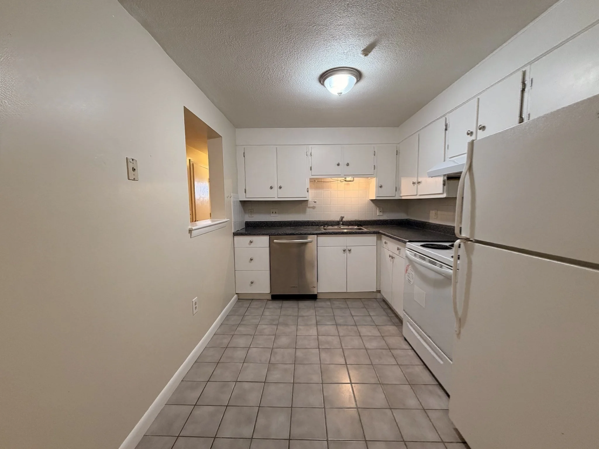 2 bed, 1 bath apartment for rent at 6 Williamsburg Ct Unit 4, Shrewsbury — photo 8 of 28