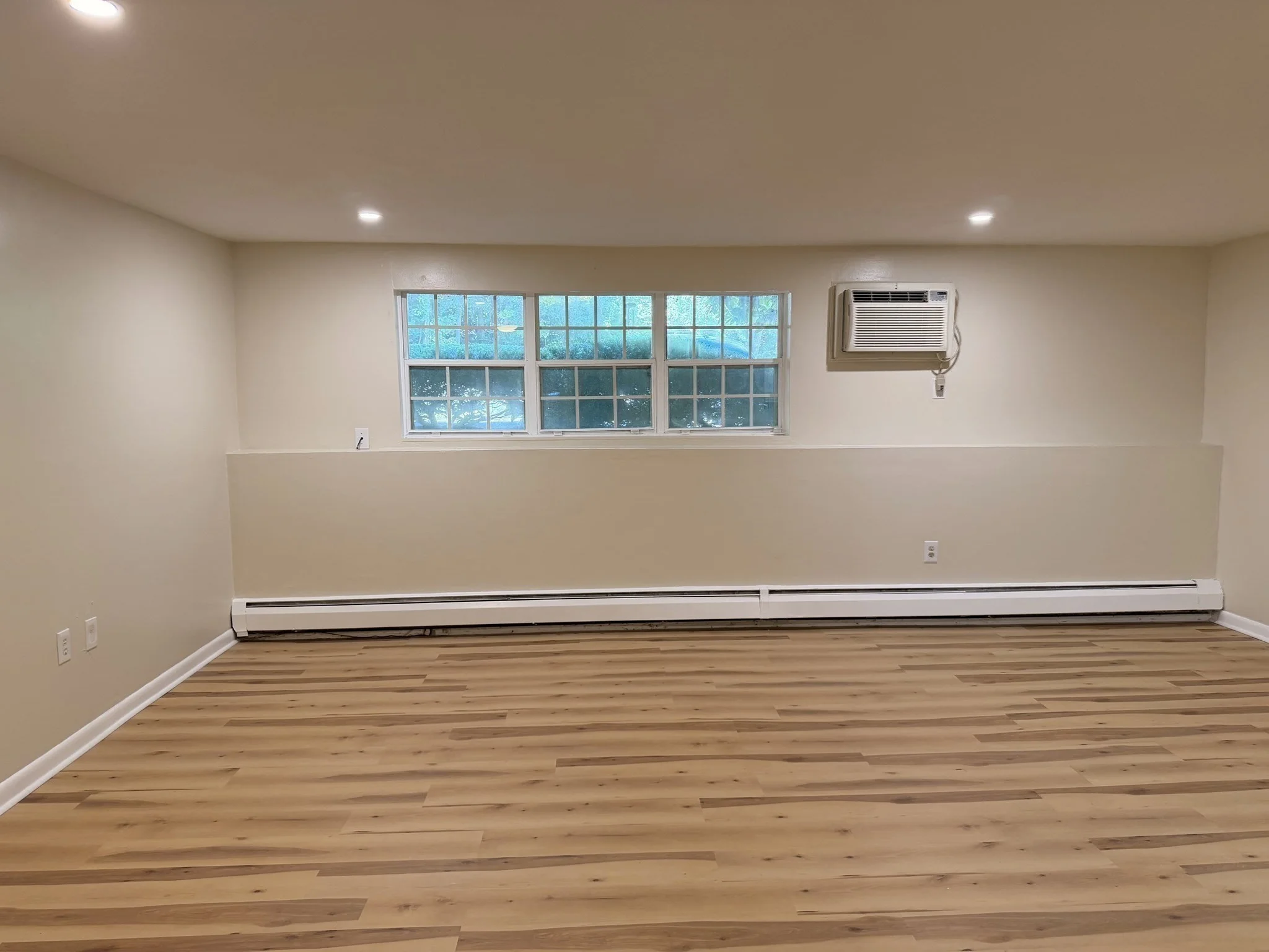 2 bed, 1 bath apartment for rent at 6 Williamsburg Ct Unit 4, Shrewsbury — photo 13 of 28