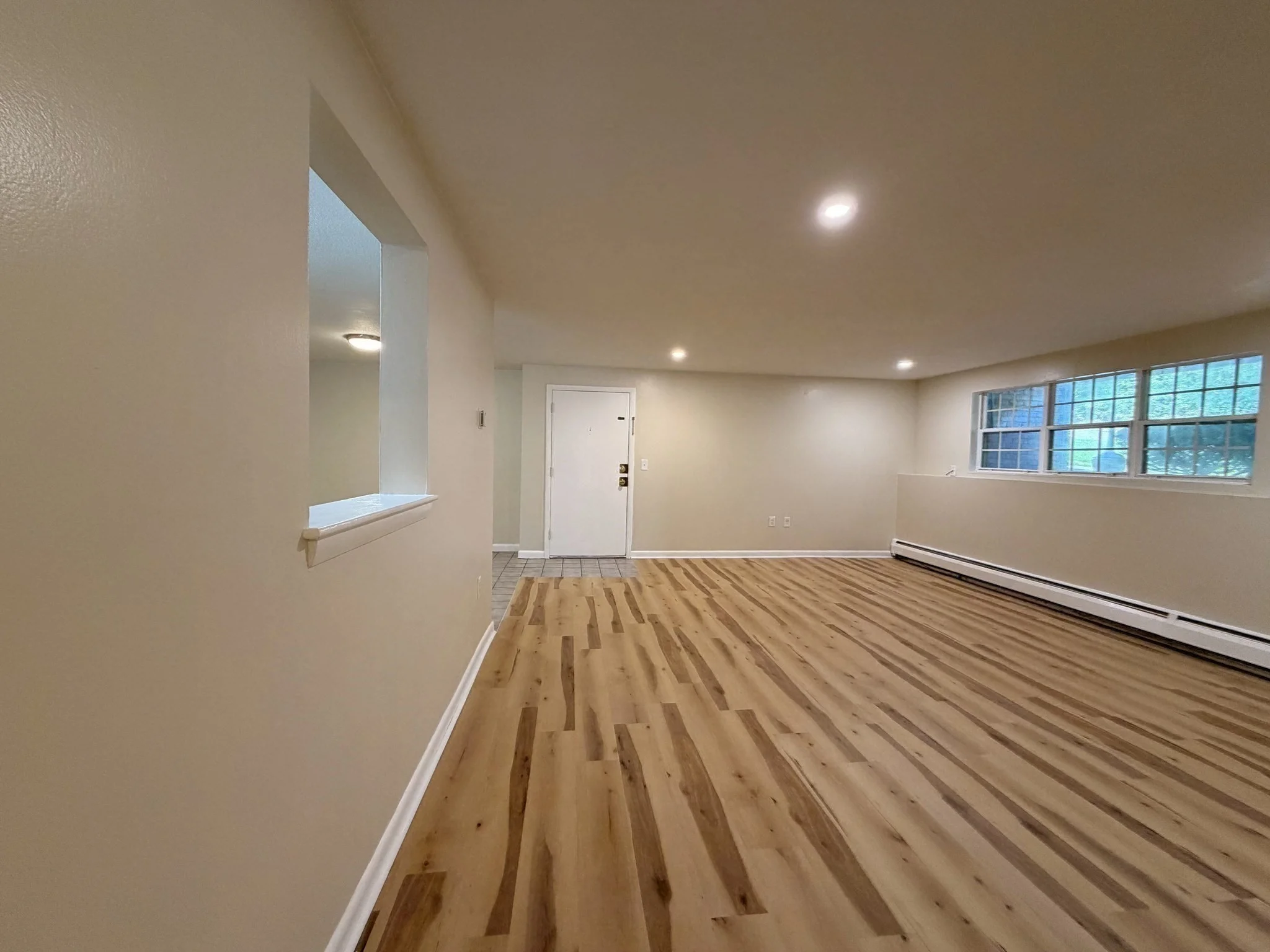 2 bed, 1 bath apartment for rent at 6 Williamsburg Ct Unit 4, Shrewsbury — photo 5 of 28