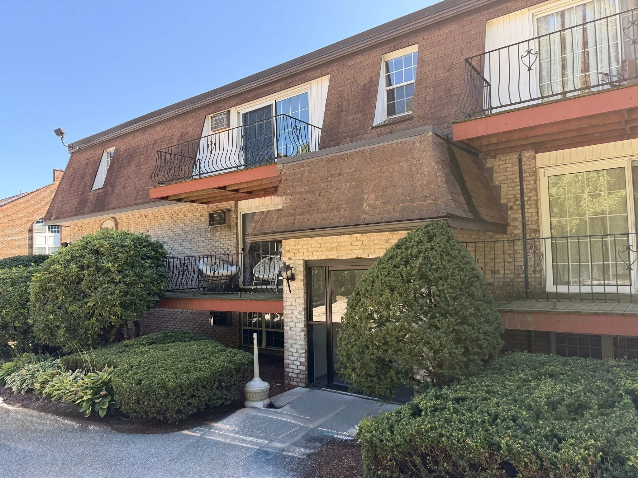 2 bed, 1 bath apartment for rent at 6 Williamsburg Ct Unit 4, Shrewsbury — photo 1 of 28