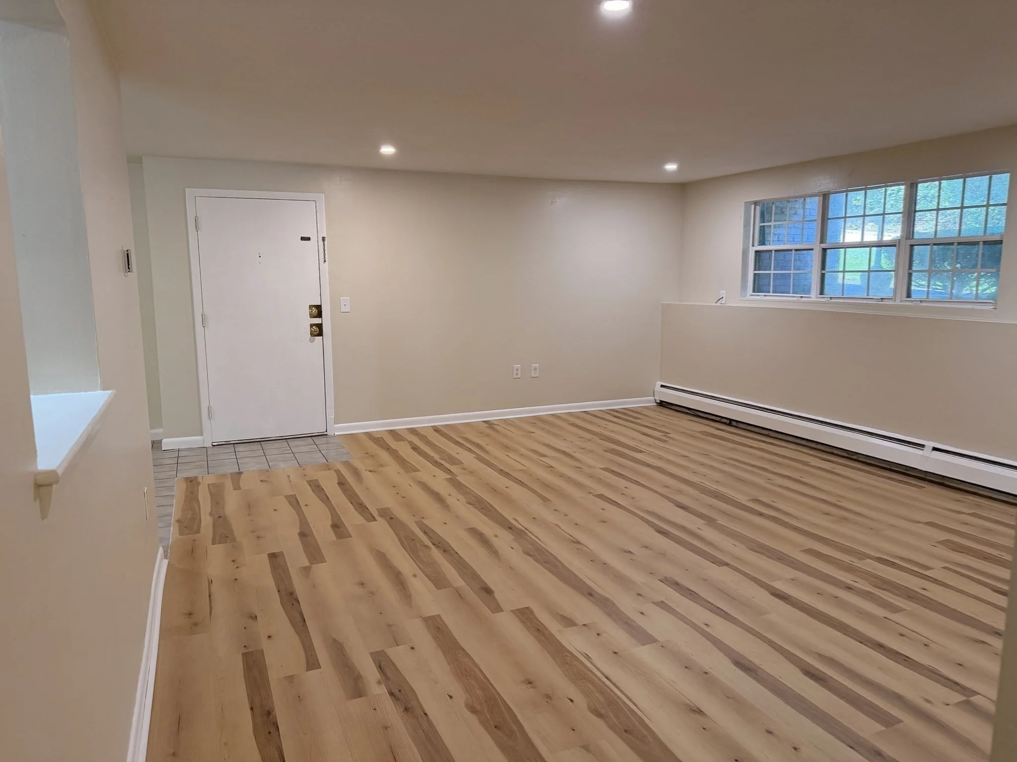 2 bed, 1 bath apartment for rent at 6 Williamsburg Ct Unit 4, Shrewsbury — photo 11 of 28