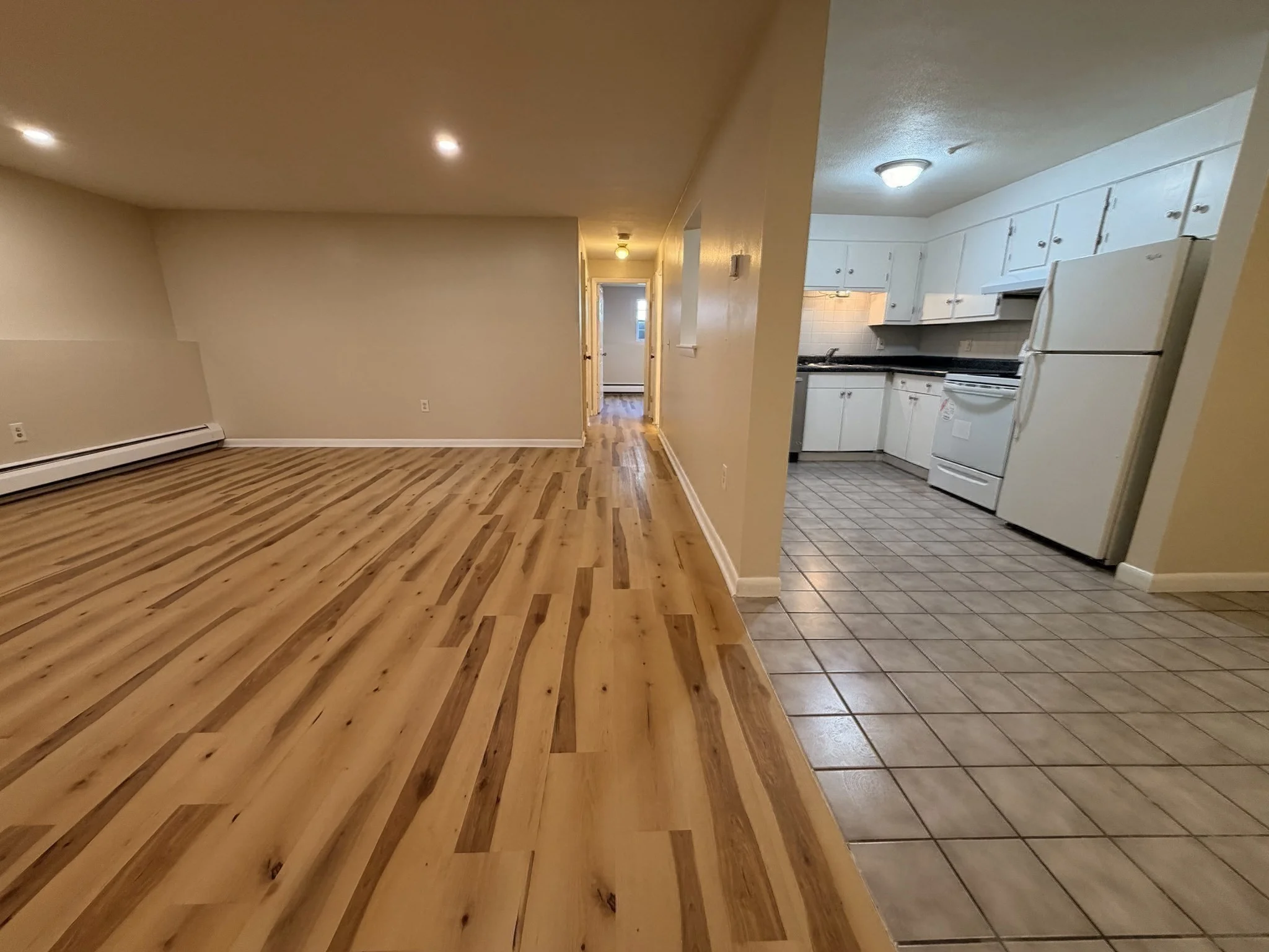 2 bed, 1 bath apartment for rent at 6 Williamsburg Ct Unit 4, Shrewsbury — photo 3 of 28