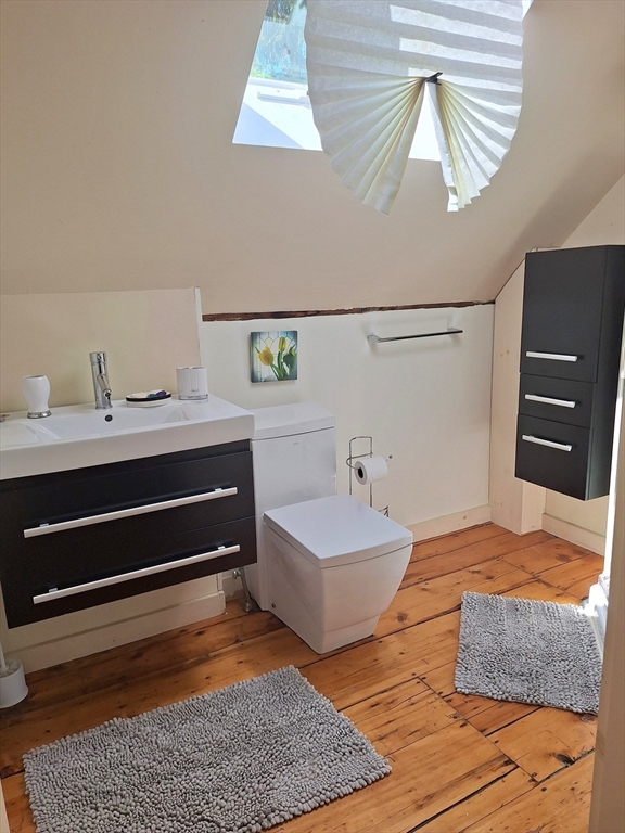 2 bed, 1 bath apartment for rent at 6 Winthrop St Unit R, Essex — photo 5 of 13